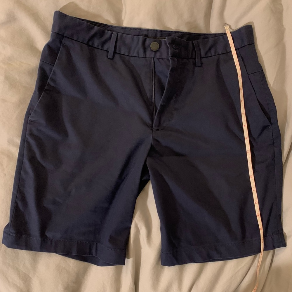 Banana Republic Core Temp 37.5 Navy blue Shorts 31 X 9”